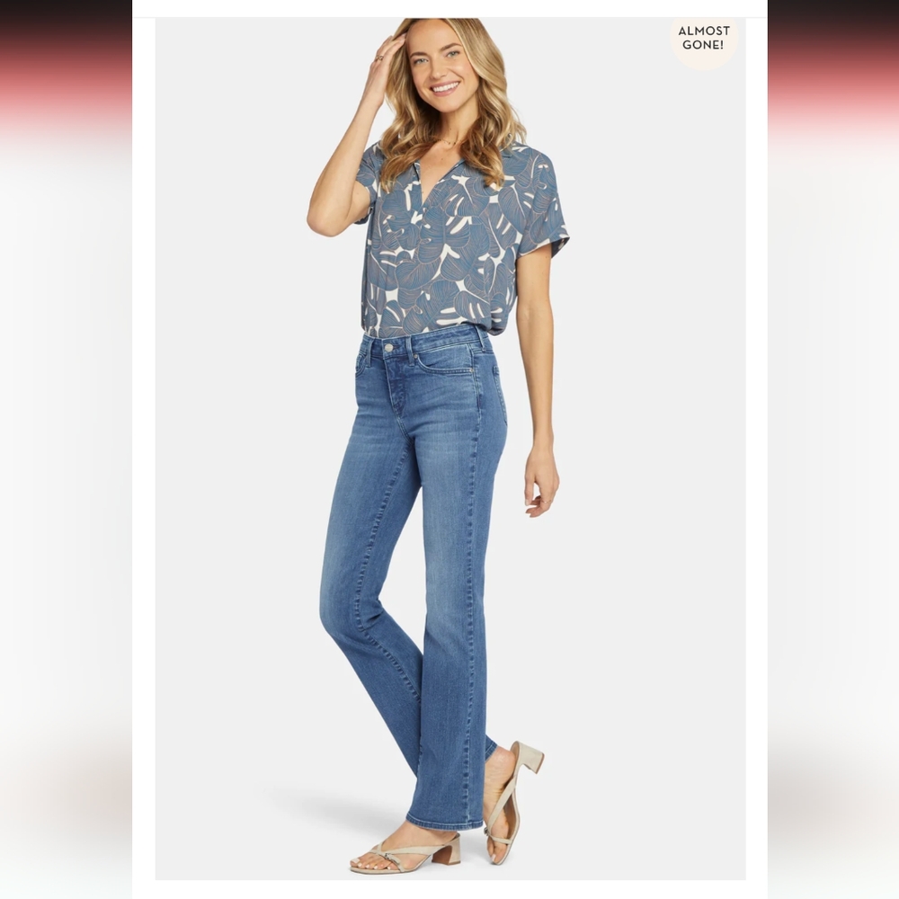 NYDJ Barbara Bootcut lift tuck technology size 8 but Long medium light wash